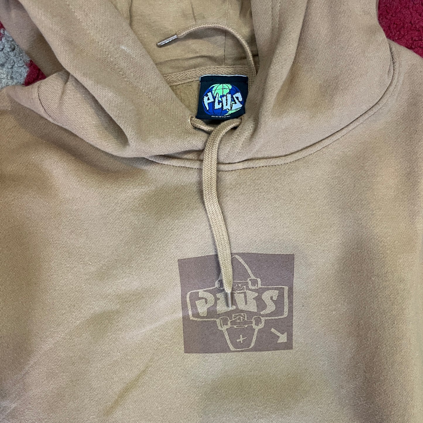 PLUS Premium Square Logo Hood Camel